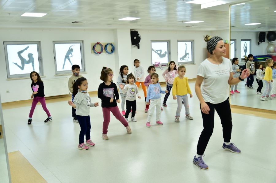 Çocuklarla zumba dansı