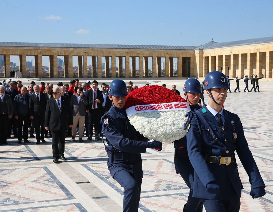 Gençlerbirliği yönetiminden Anıtkabir ziyareti