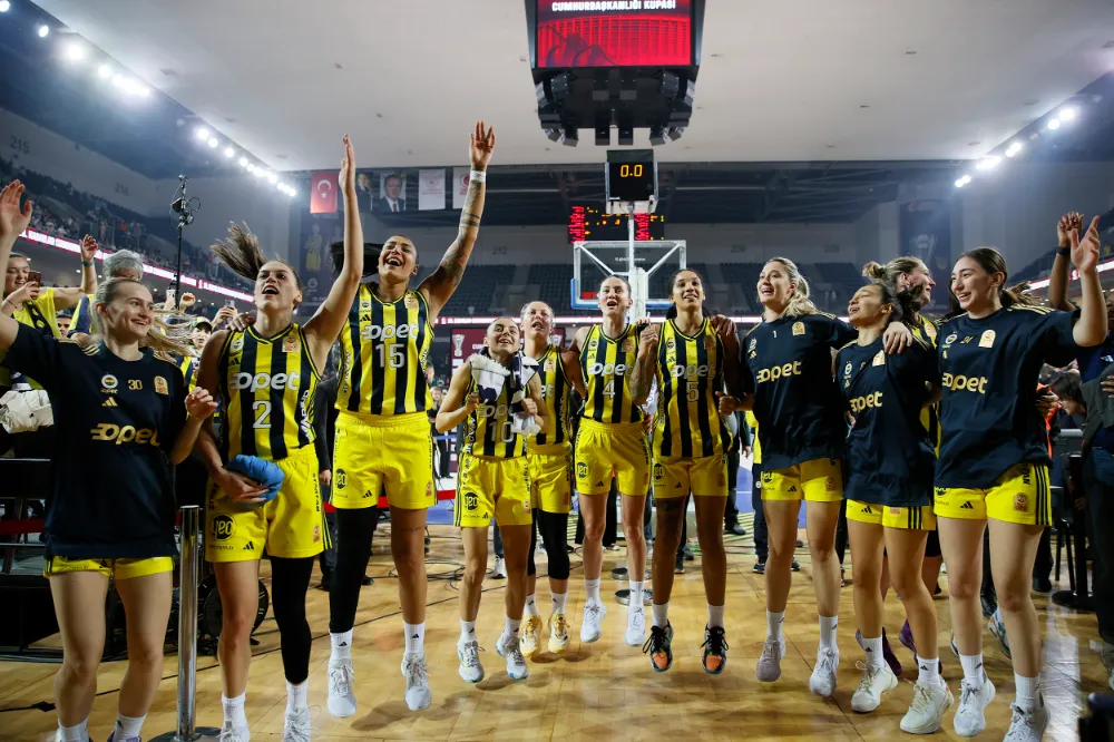 Fenerbahçe 13. kez Cumhurbaşkanlığı Kupası’nı müzesine götürdü