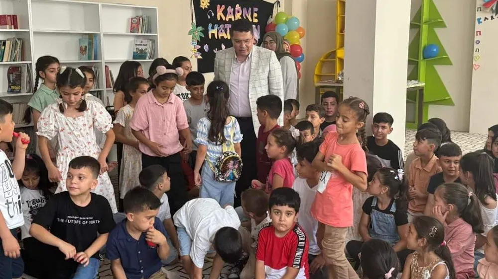 Prof.Dr. Ruhi Ersoy, Bayır Bucak Türkmen çocuklarıyla buluştu