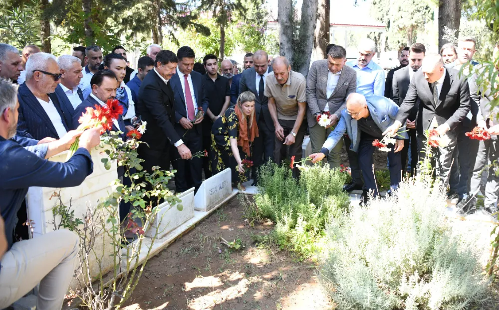 Recai Yıldırım mezarı başında dualarla anıldı