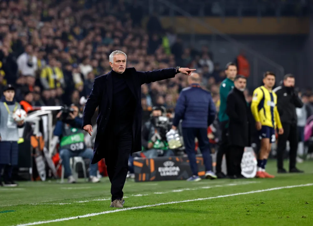 Mourinho: Bugün aldığımız 1 puan 1 puandır diye bakıyorum