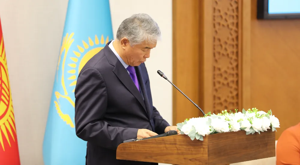 Sultan Raev: “Karahanlılar, Türklerin kalemle fethettiği bir medeniyetin öncüleridir