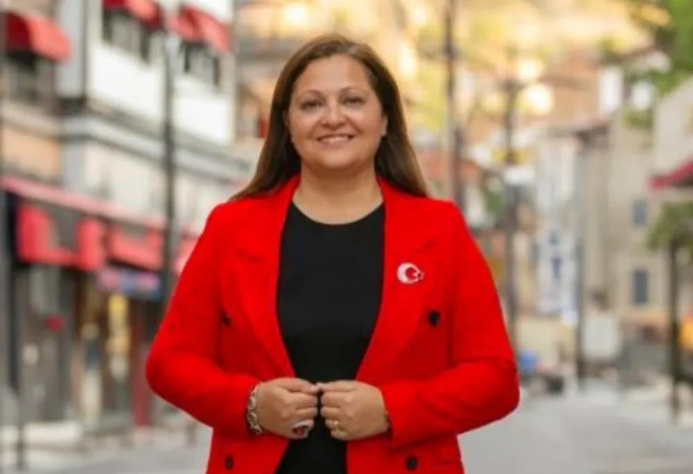 Burcu Başkandan kendisini CHP