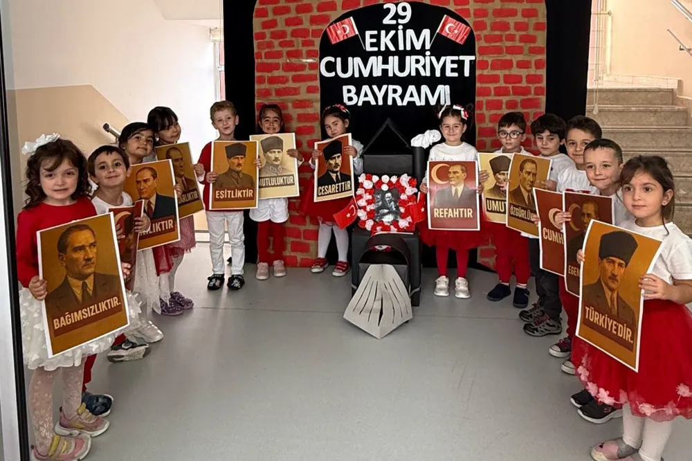 ÇANKAYA’NIN MİNİKLERİ CUMHURİYET SEVİNCİNİ YAŞADI