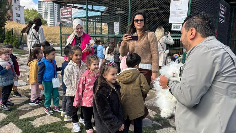 Öğrenciler Endemik Vadi’de doğayı keşfediyor