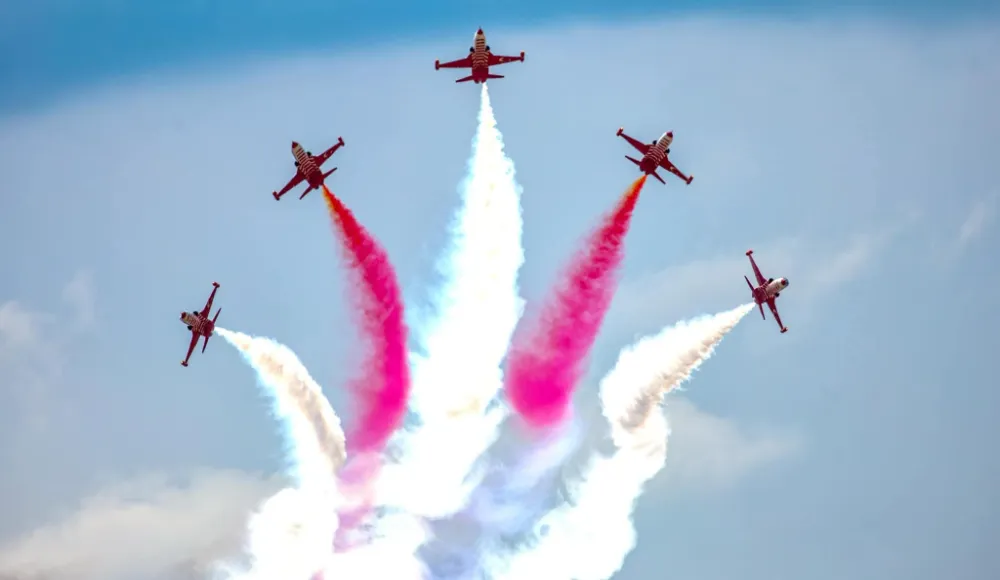 Gökyüzünde dalgalanan gururun adı