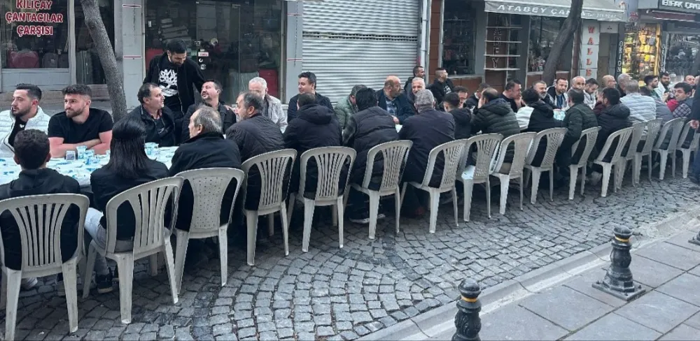 Çantacılar Sokağı’nda geleneksel iftar