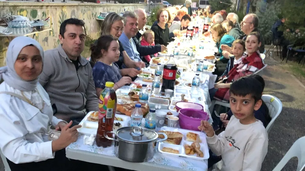 Komşuluk Sofrası iftarında buluştular