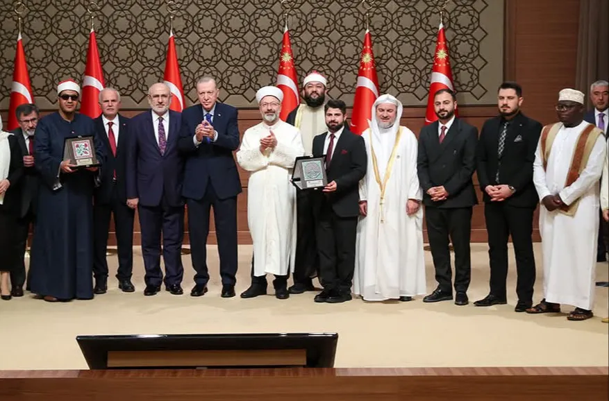 Ödüllerini Cumhurbaşkanı Erdoğan’ın elinden aldılar