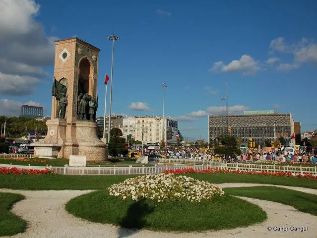 Selçuk DÜZGÜN yazdı: Taksim`i anlamak için oradaki heykelin şifresini çözmek gerekir!
