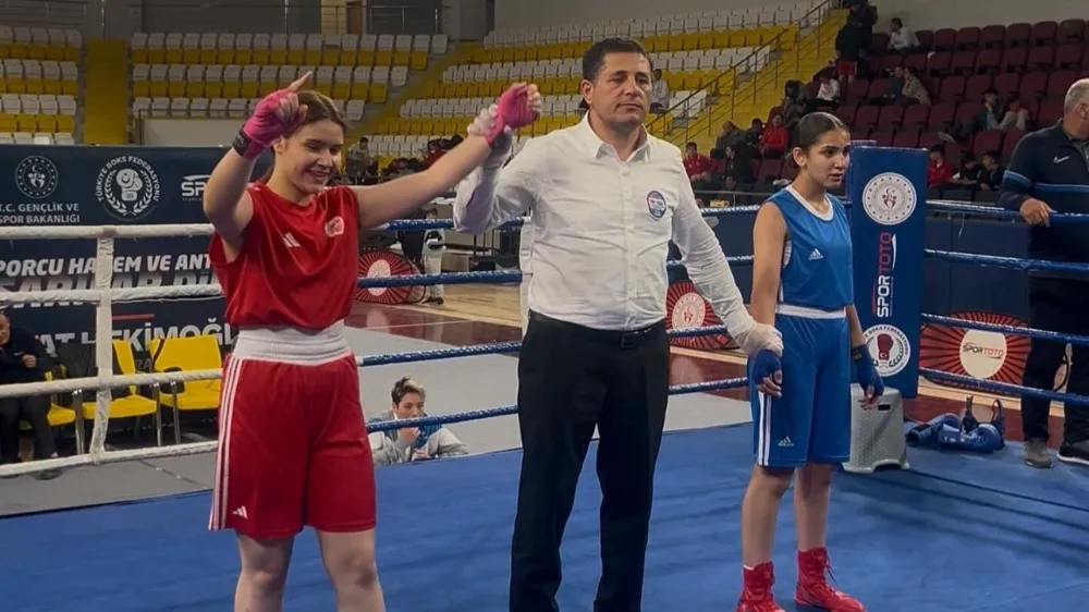 Boksta yeni bir yıldız: Ömür Gül Akın 