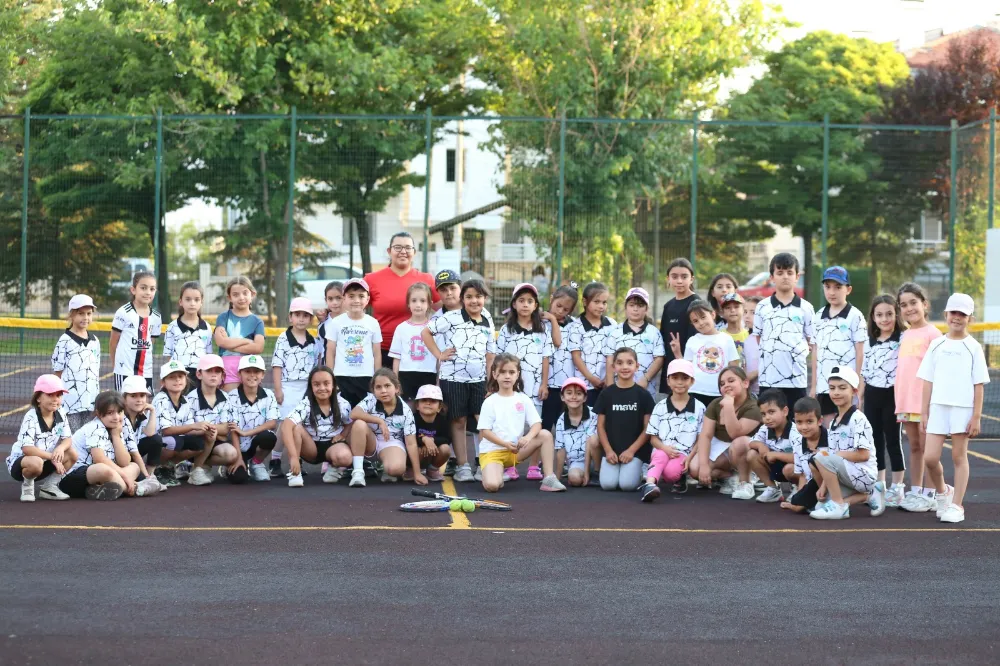 Yaz spor okullarında tenis heyecanı