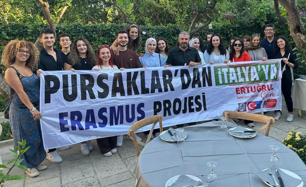 Gençleri İtalya’da eğitimde, Ertuğrul Başkan destek için yanlarında