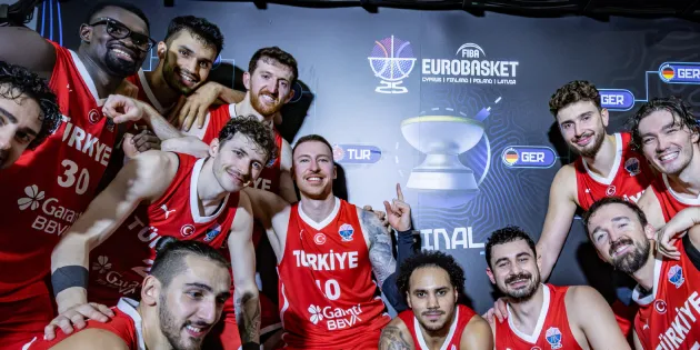12 Dev Adam 73-71’in rövanşında