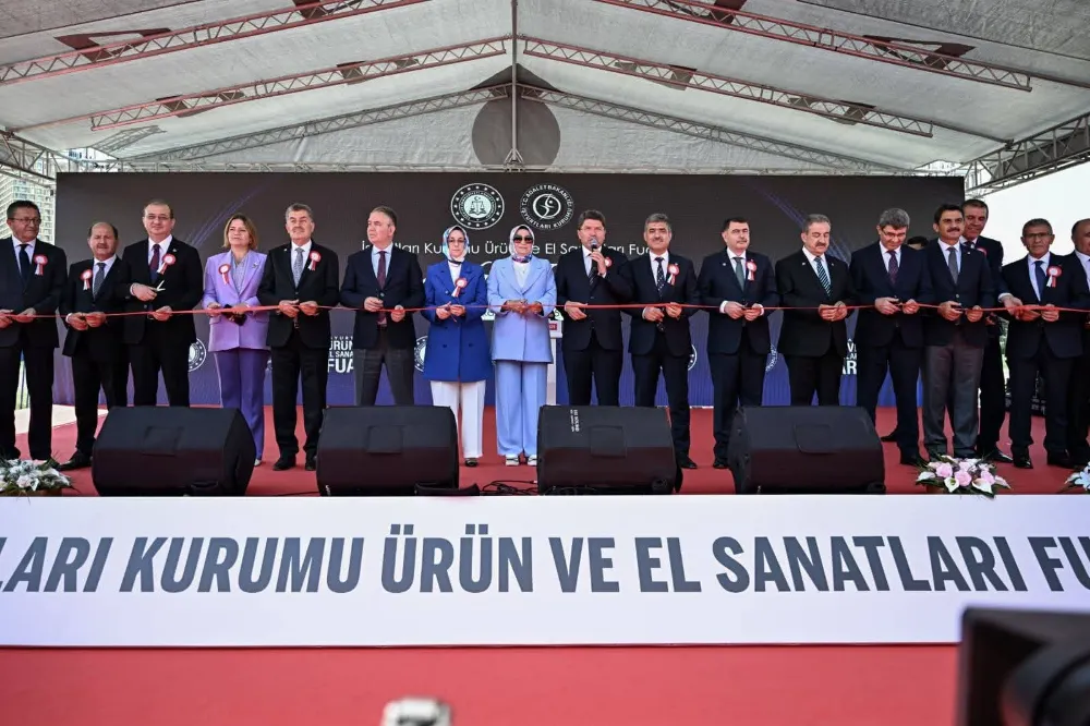 İş Yurtları Ürün ve El Sanatları Fuarı açıldı 